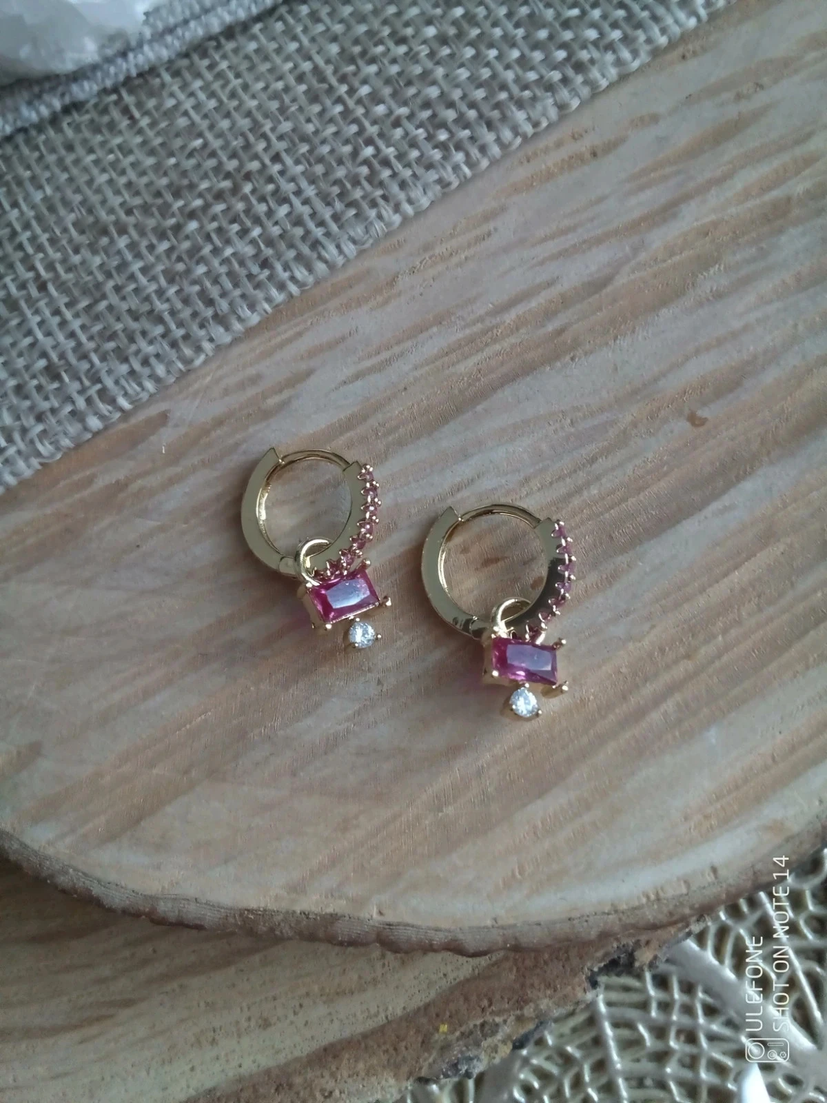 Petites créoles zircons framboise – photo 2